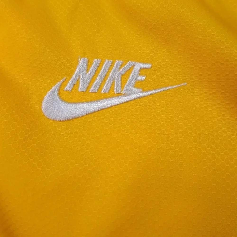 Nike PrimaLoft 🔥 Sportswear Club Water Repellent Yellow Puffer Vest FB7373-739 - Picture 6 of 13